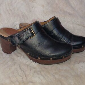 Clark's Ledella Black Leather Platform Mule Clogs